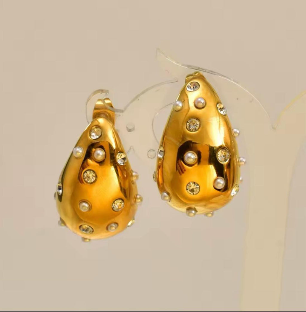 Waterdrop Studs